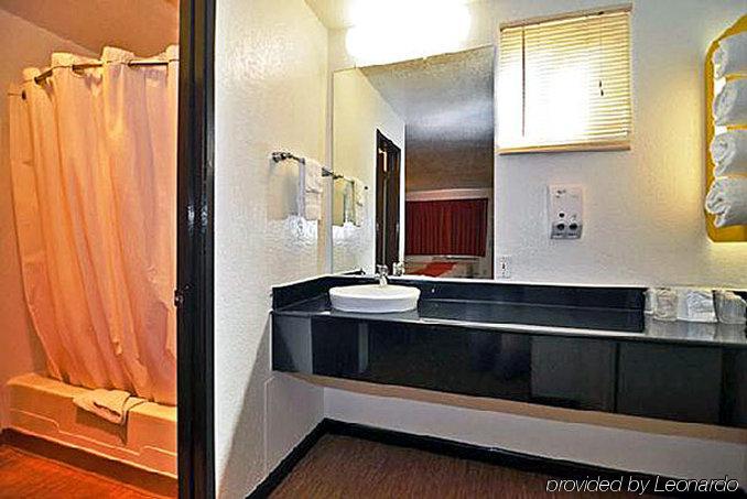 6-willows, Ca Hotel
