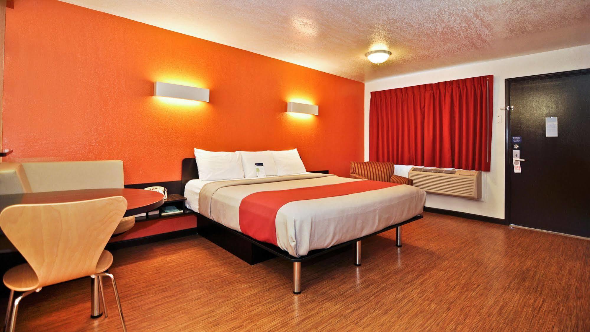 Hotel 6-willows, Ca Willows