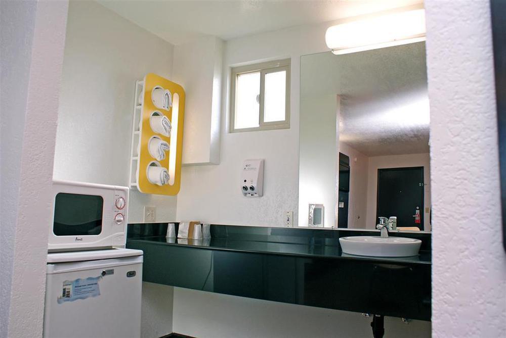 6-willows, Ca Hotel 3*