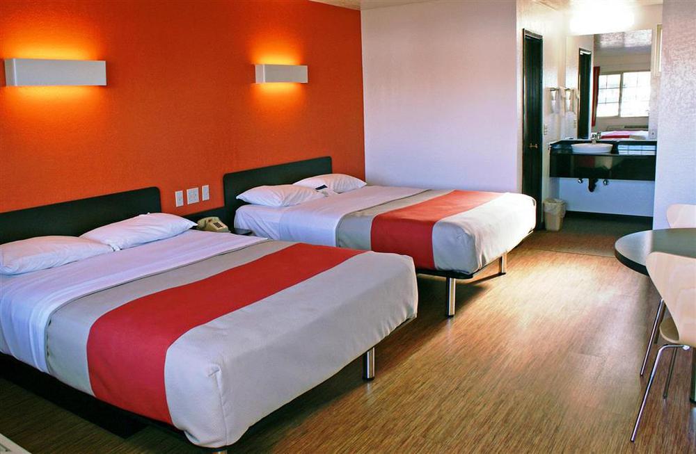Hotel 6-willows, Ca